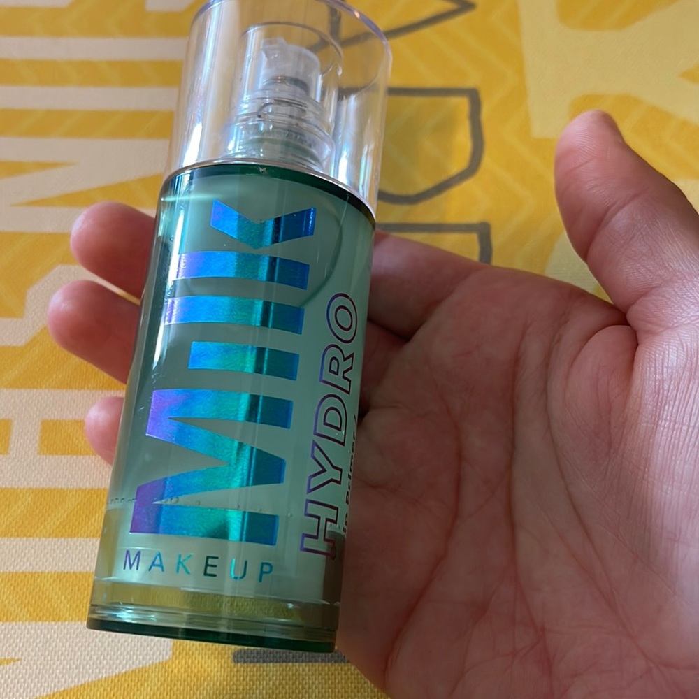 Milk hydro grip primer